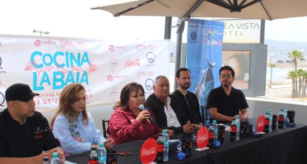 From left to right: Chef Roman Gonzalez, Lic. Elvira Romero, Secretary of Fisheries Dr. Alma Rosa García Juárez, Proturismo Director Marco Antonio Carrillo Maza, Oceanologist Aacini Huerta (Baja Aqua Farms), Chef Hugo Lara.