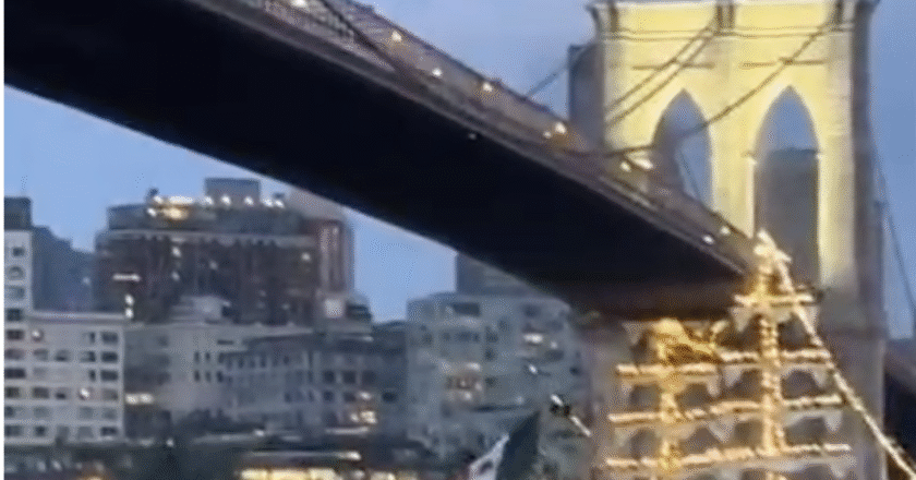 Cuauhtémoc vs Brooklyn Bridge — The Unexpected Collision