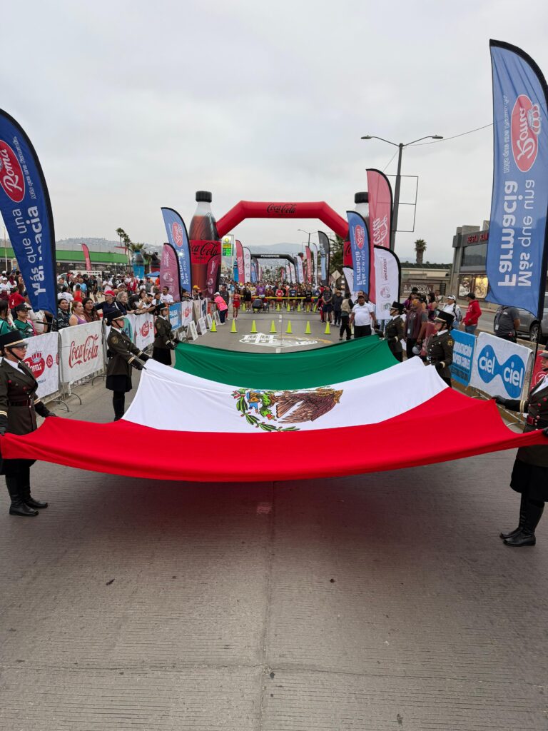 BandaDeGurraUABC1 - Gringo Gazette North A giant flag, a giant start 🇲🇽