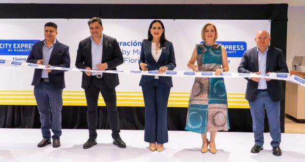 Officially Open: Cutting the Ribbon in El Florido